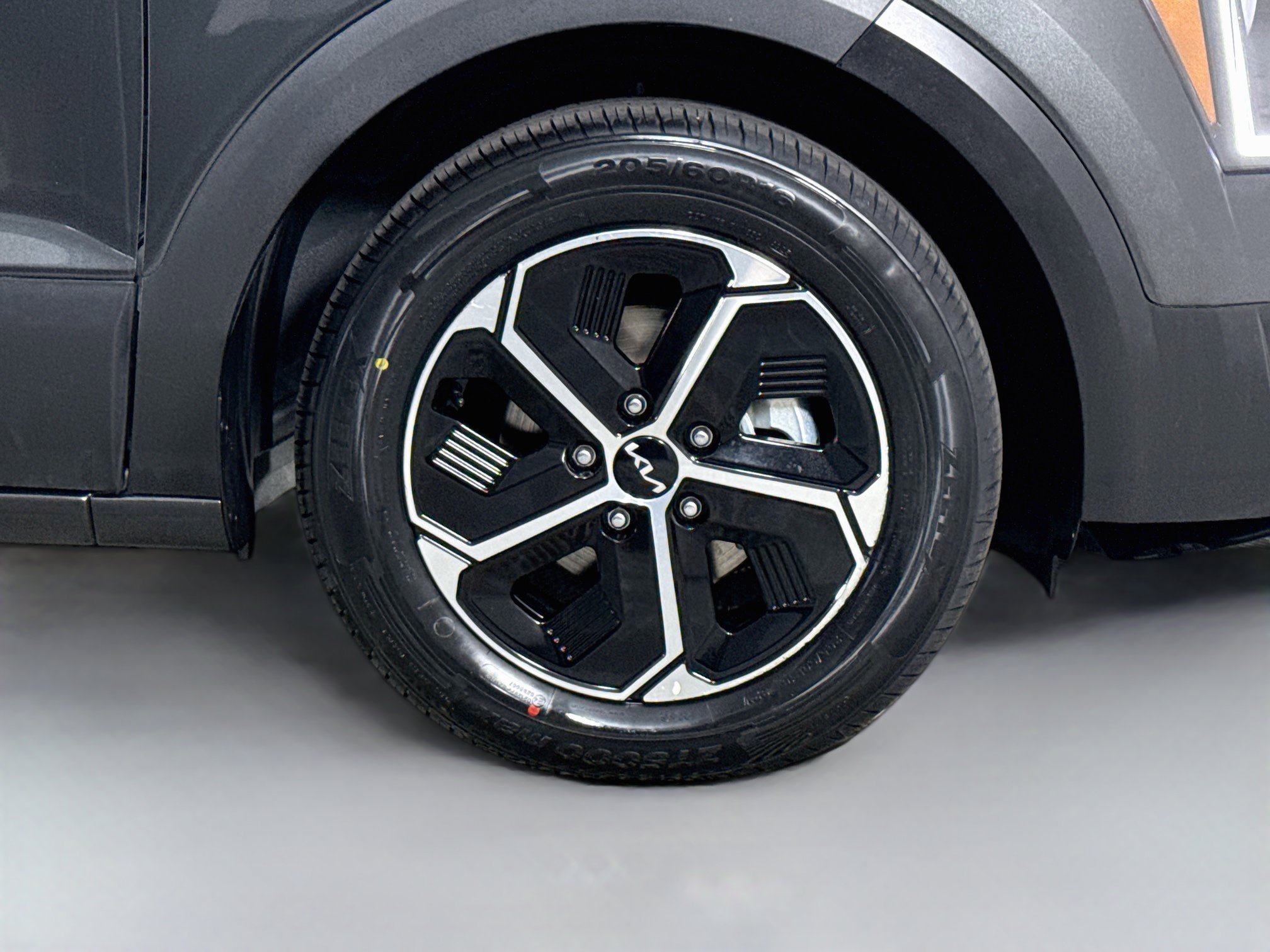 Used 2026 Kia Niro LX FWD image 32
