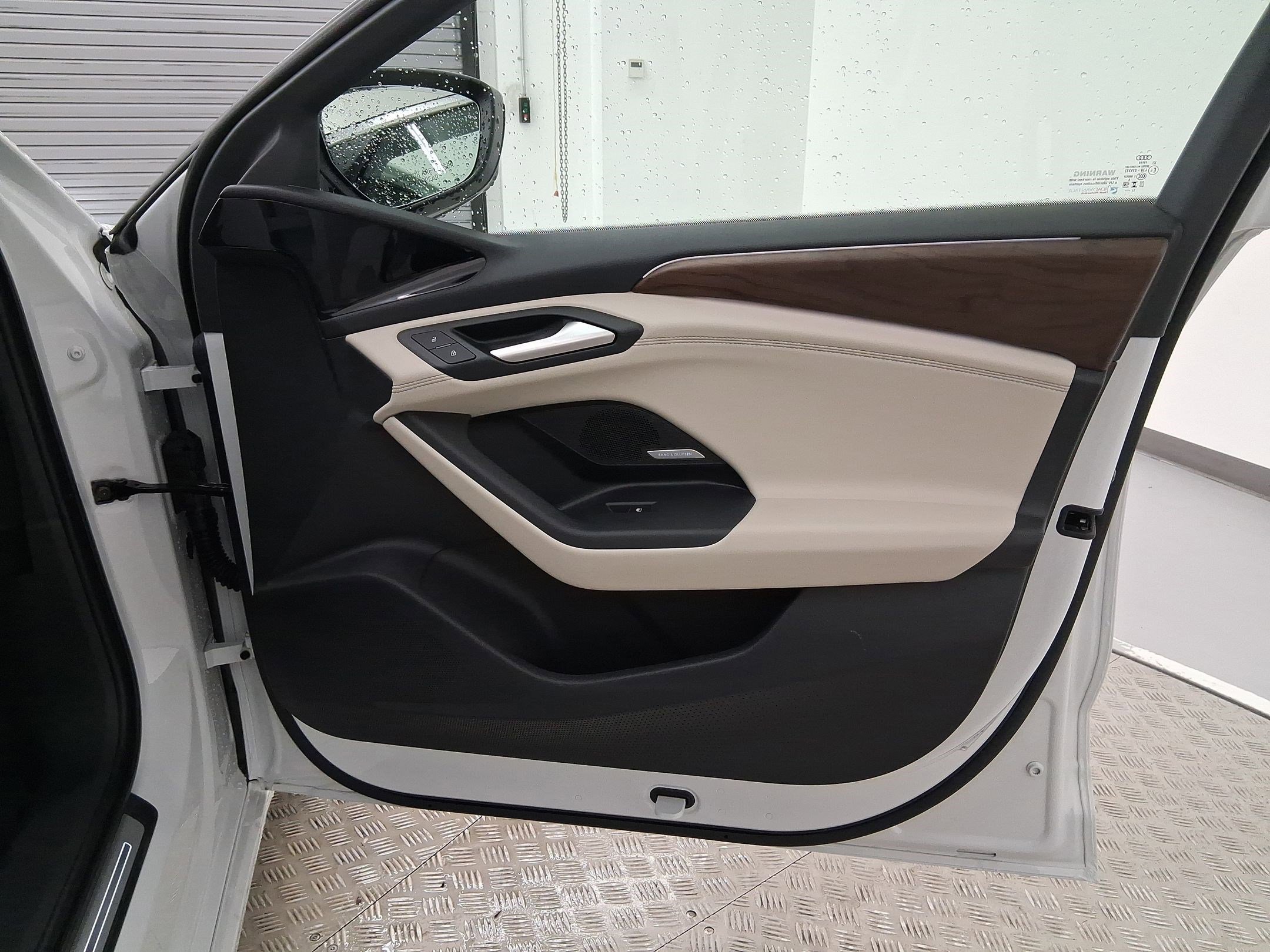 Used 2025 Audi A6 e-tron Premium Plus w/ Premium Plus image 31