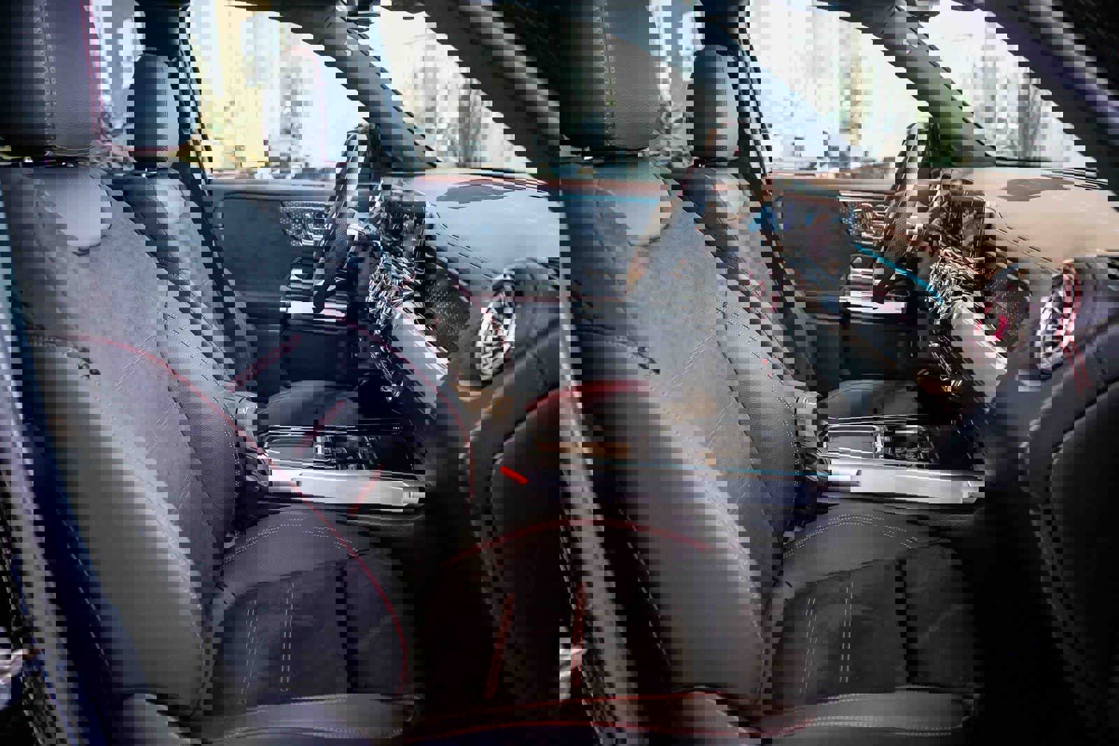 Used 2024 Mercedes-Benz EQB 350 4MATIC SUV image 16