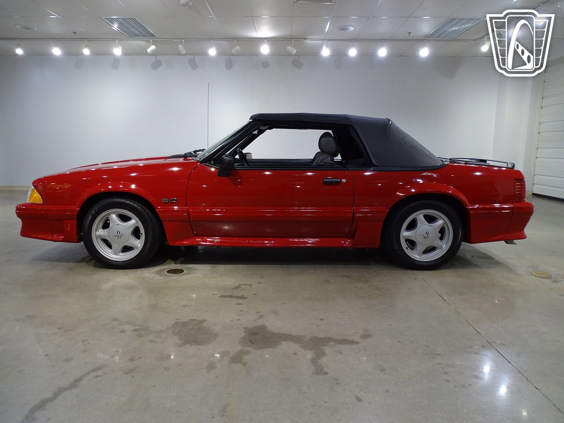 Used 1989 Ford Mustang GT RWD image 6