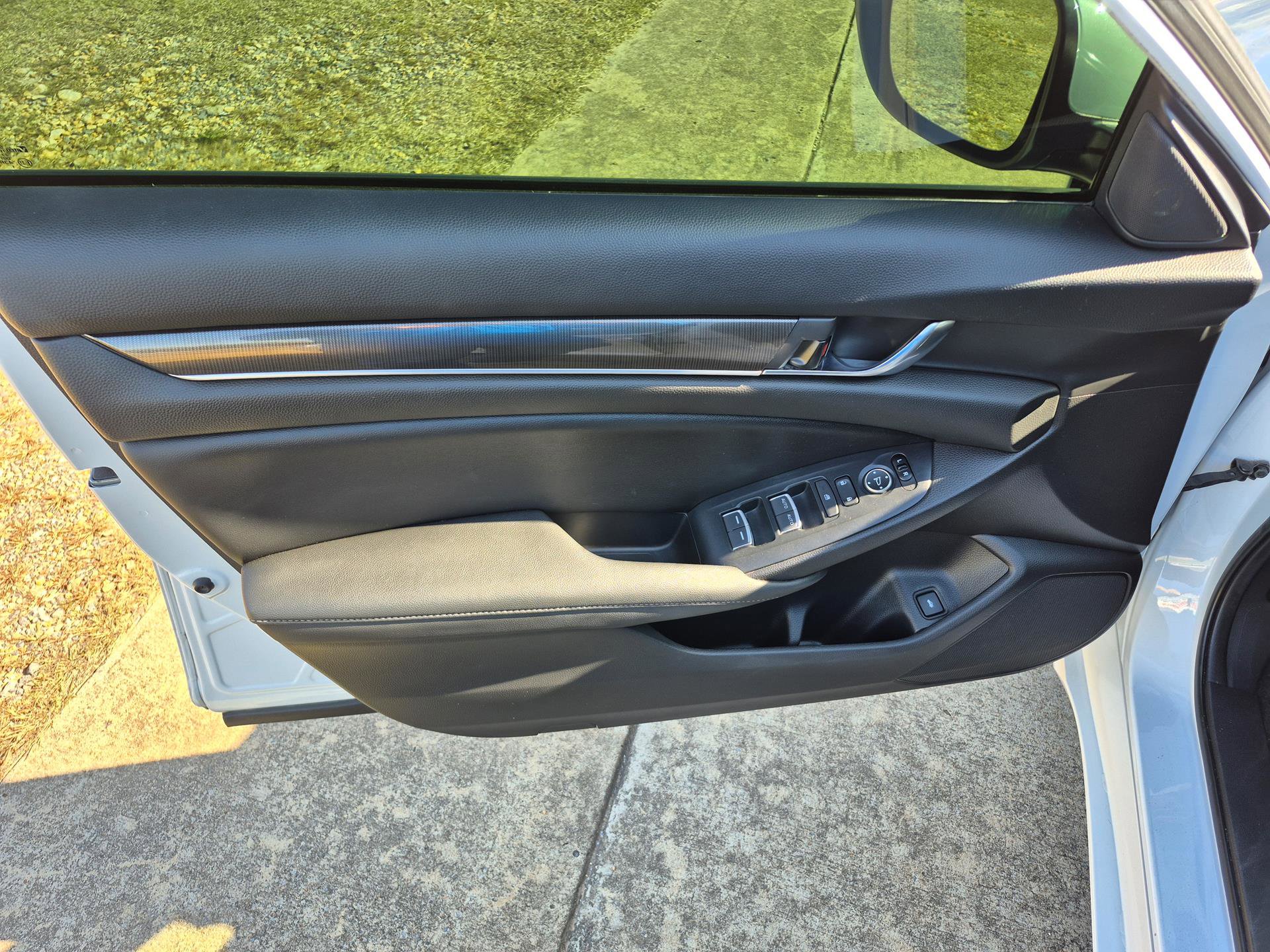 Used 2020 Honda Accord Sport image 9