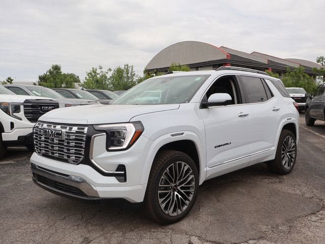 New 2026 GMC Terrain Denali w/ LPO, Black Badging Package AWD/4WD image 3