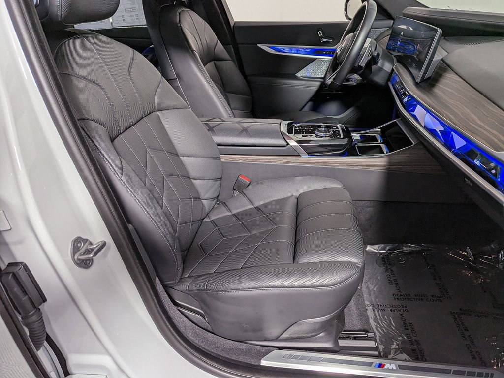 Certified 2024 BMW 760i xDrive AWD/4WD image 40