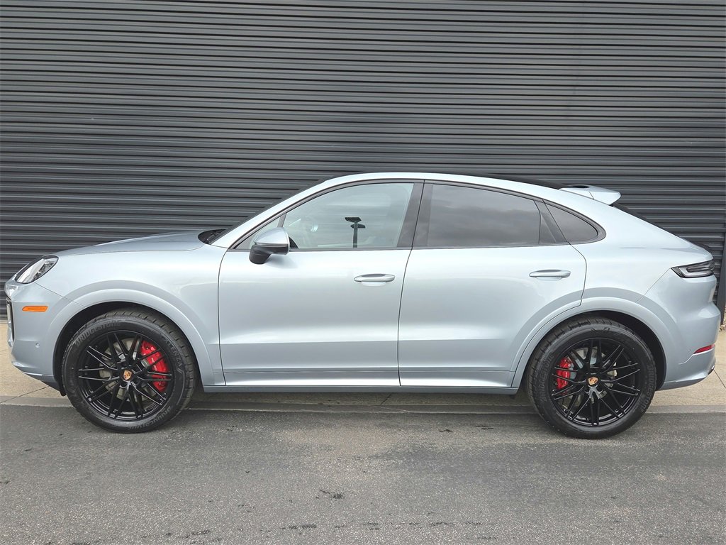 New 2026 Porsche Cayenne S image 2