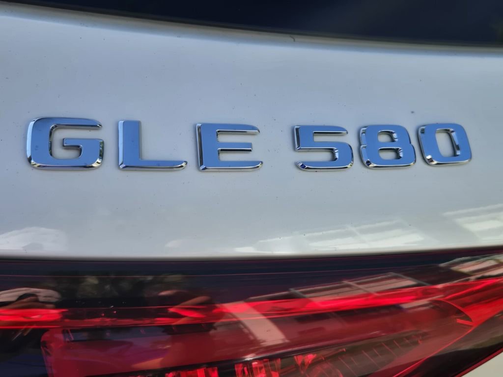 Used 2021 Mercedes-Benz GLE 580 4MATIC image 9