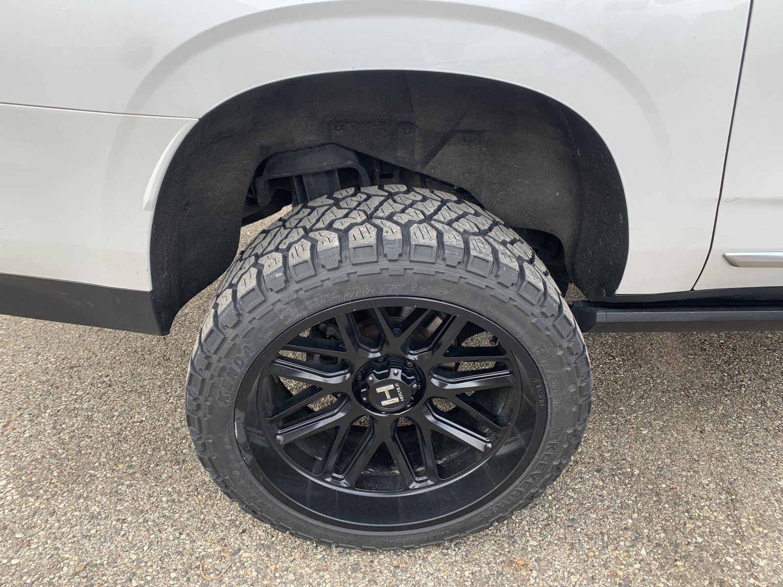 Used 2021 GMC Yukon XL Denali w/ Denali Premium Package image 40