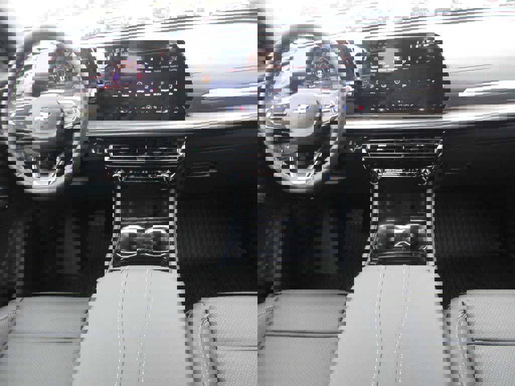 New 2026 Chevrolet Traverse LT w/ Sun and Wheel Package image 14