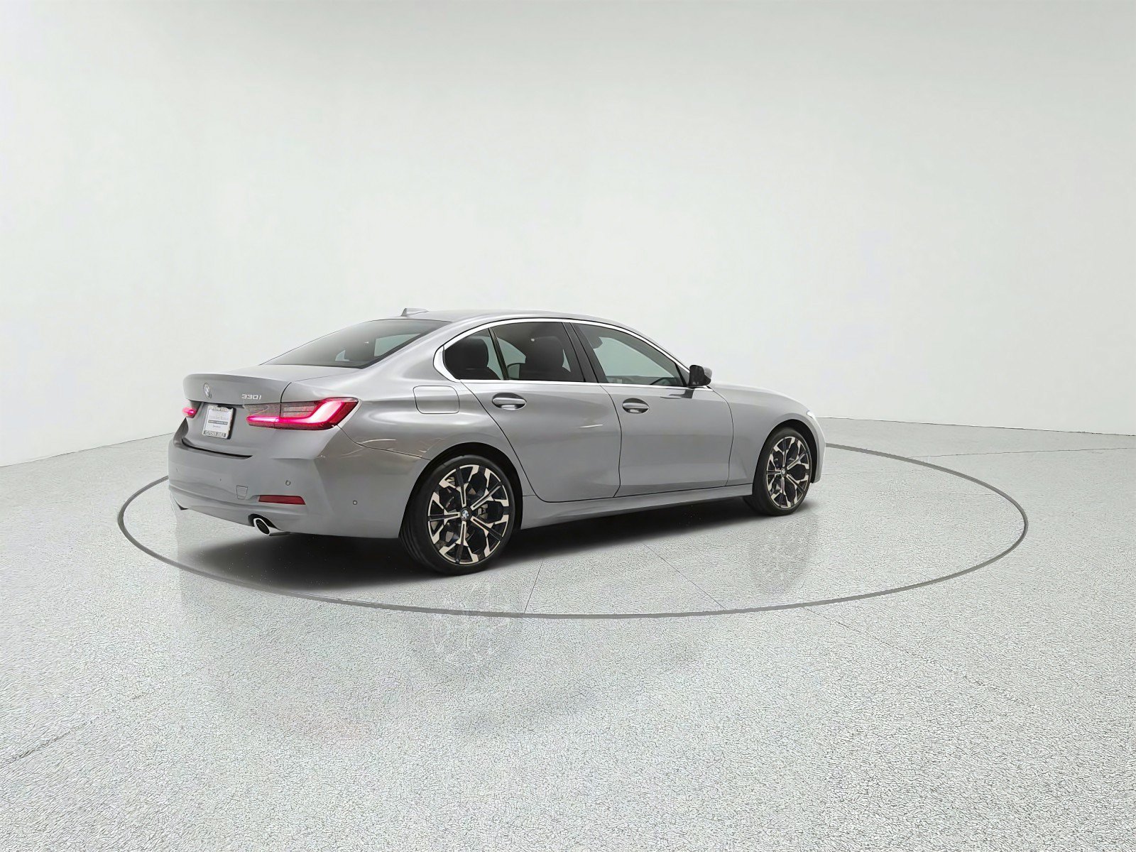 Used 2025 BMW 330i Sedan w/ Convenience Package RWD image 5