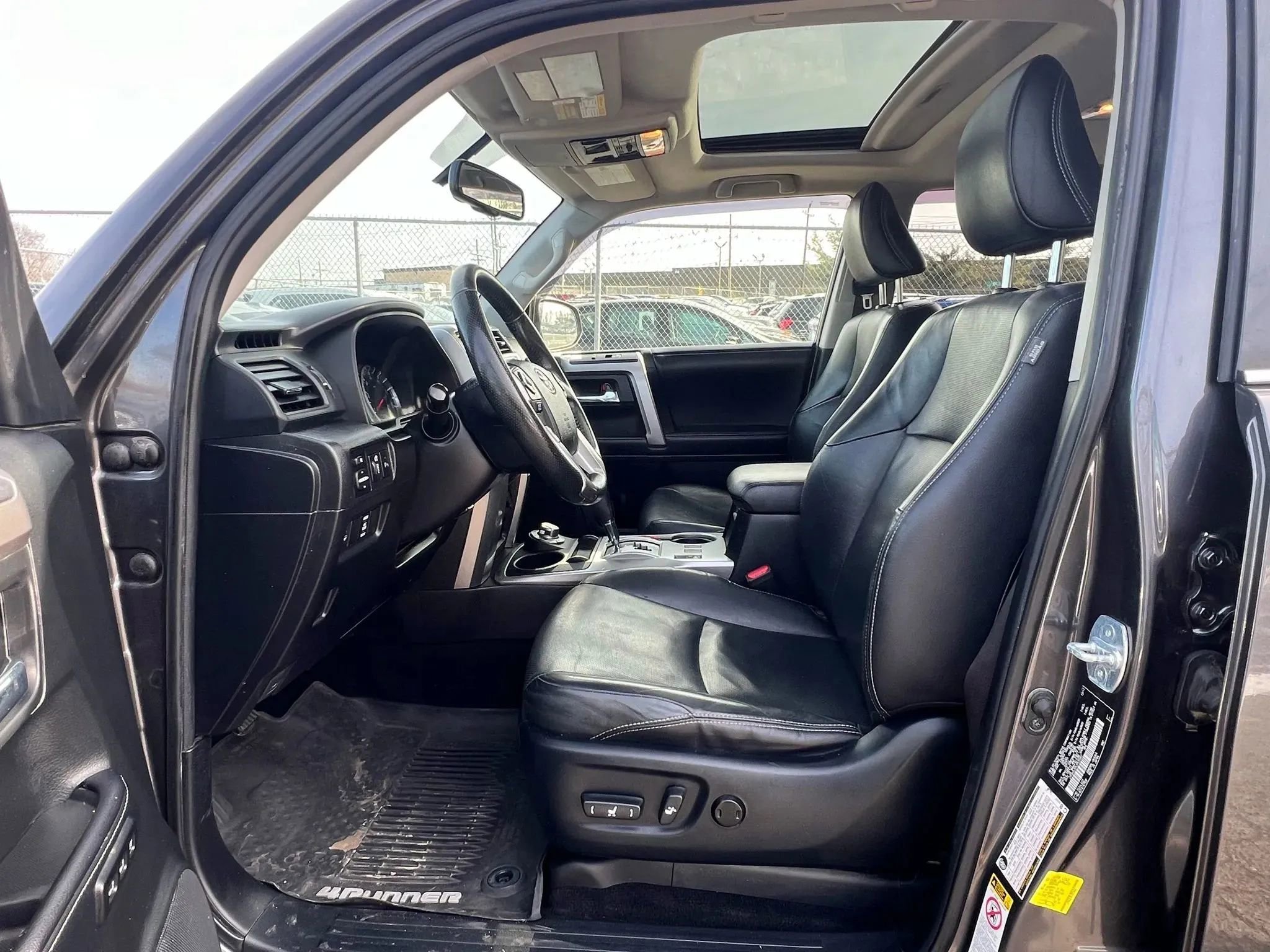 Used 2018 Toyota 4Runner Limited AWD/4WD image 30