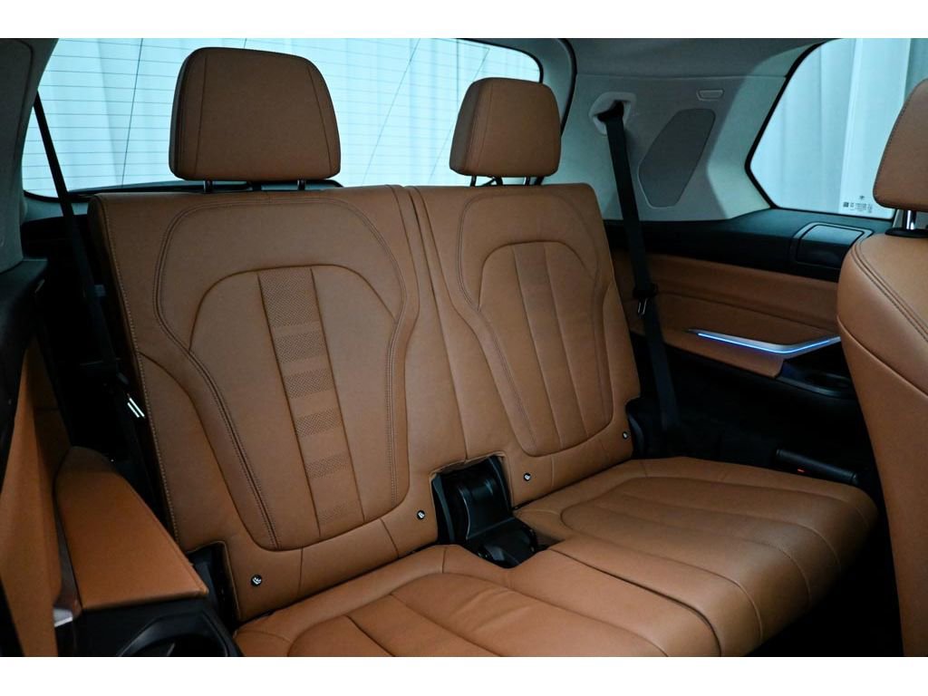 Used 2020 BMW X7 xDrive40i w/ Premium Package image 19