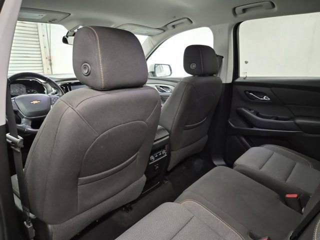 Used 2018 Chevrolet Traverse LT image 14