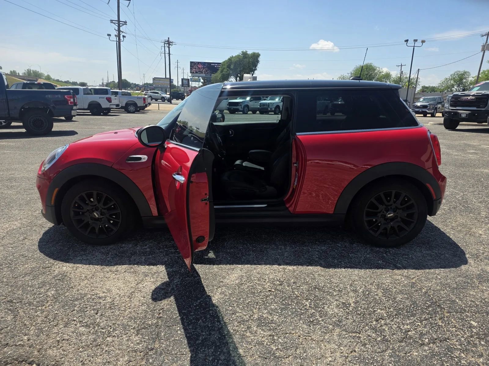 Used 2019 MINI Cooper 2-Door Hardtop image 9