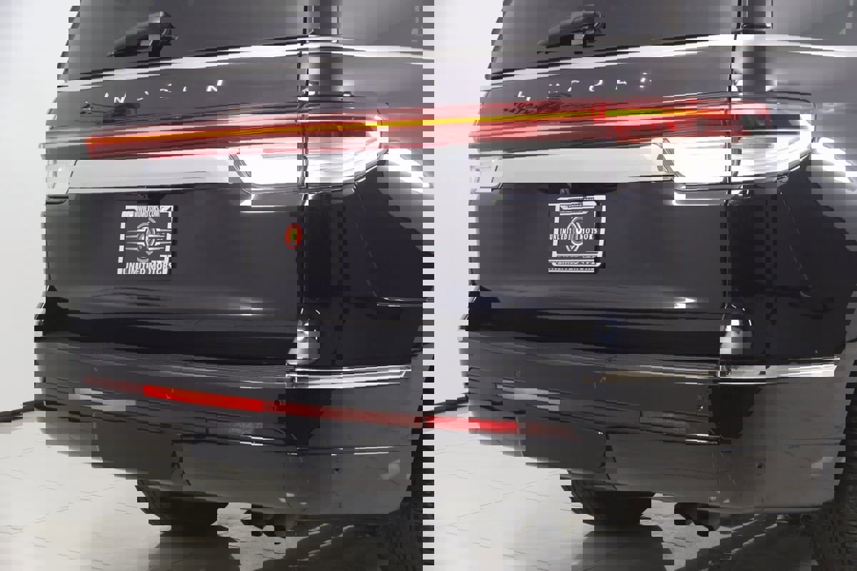 Used 2023 Lincoln Navigator Reserve image 48