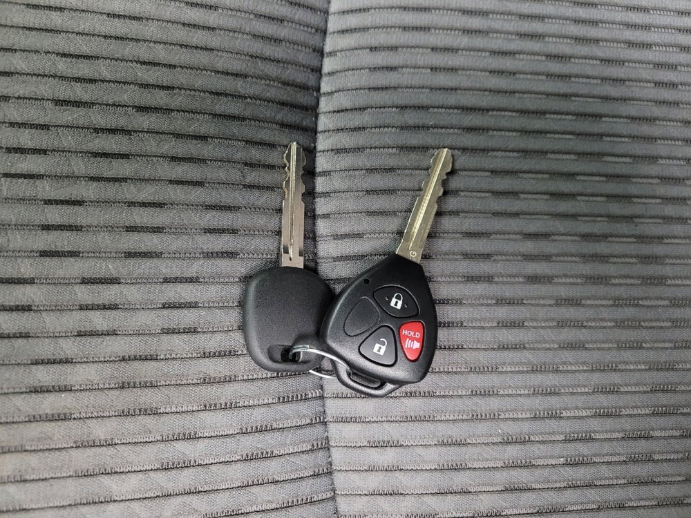 Used 2018 Toyota 4Runner SR5 AWD/4WD image 32