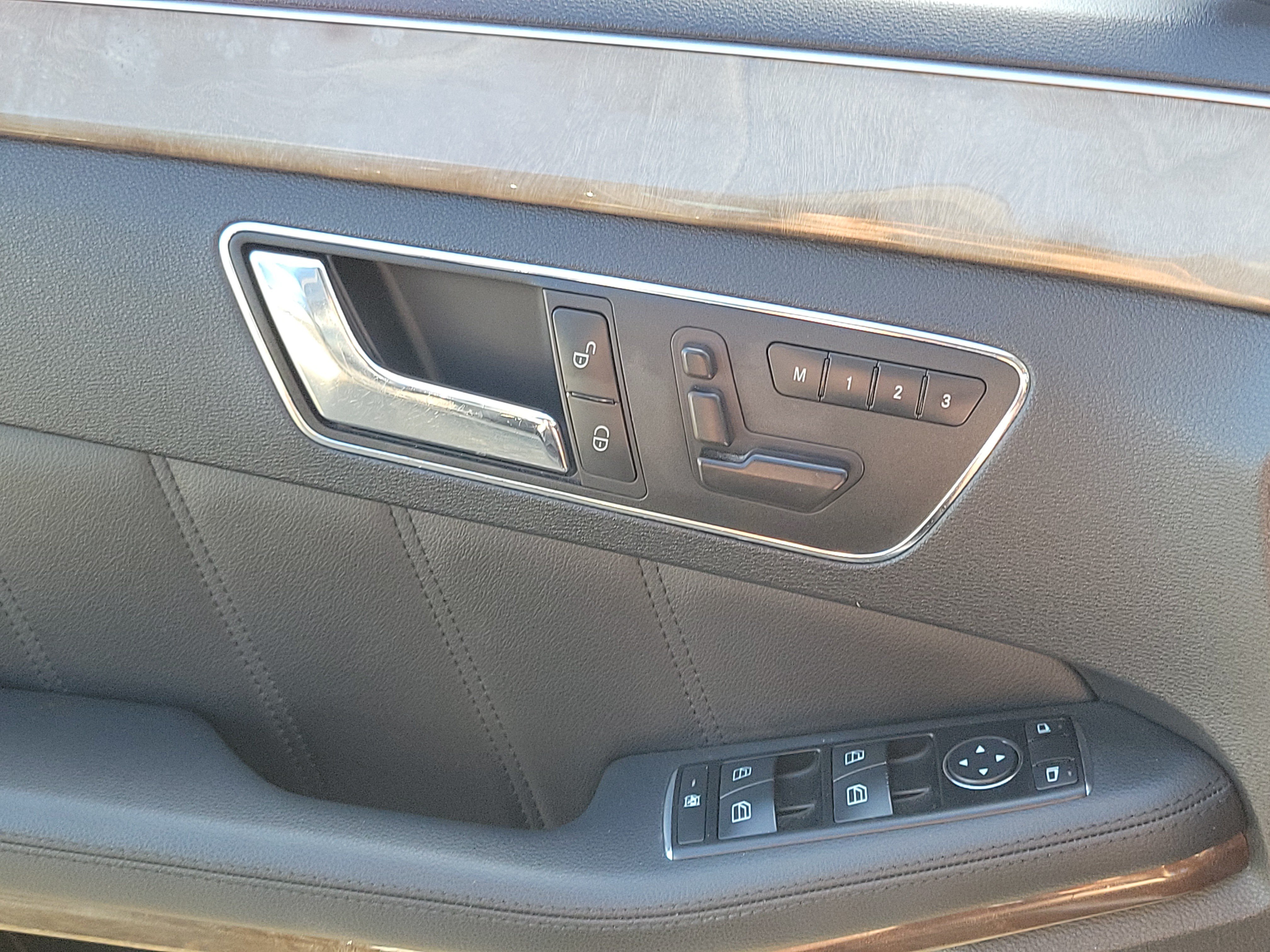 Used 2010 Mercedes-Benz E 350 Sedan image 10