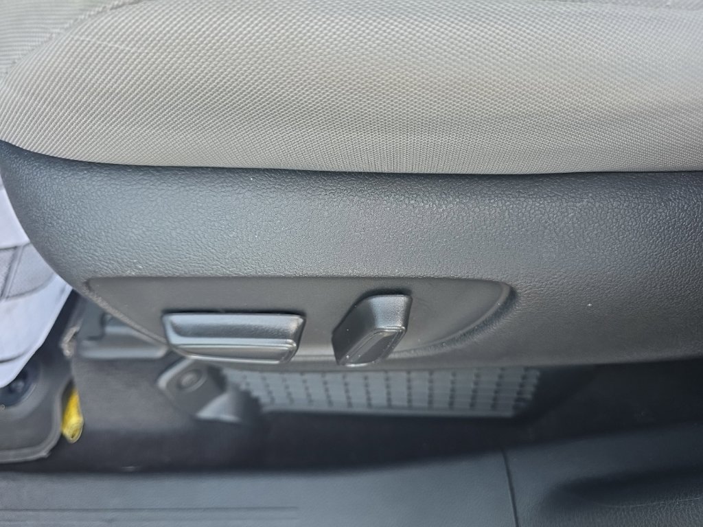 Certified 2025 Toyota Sienna LE FWD image 16