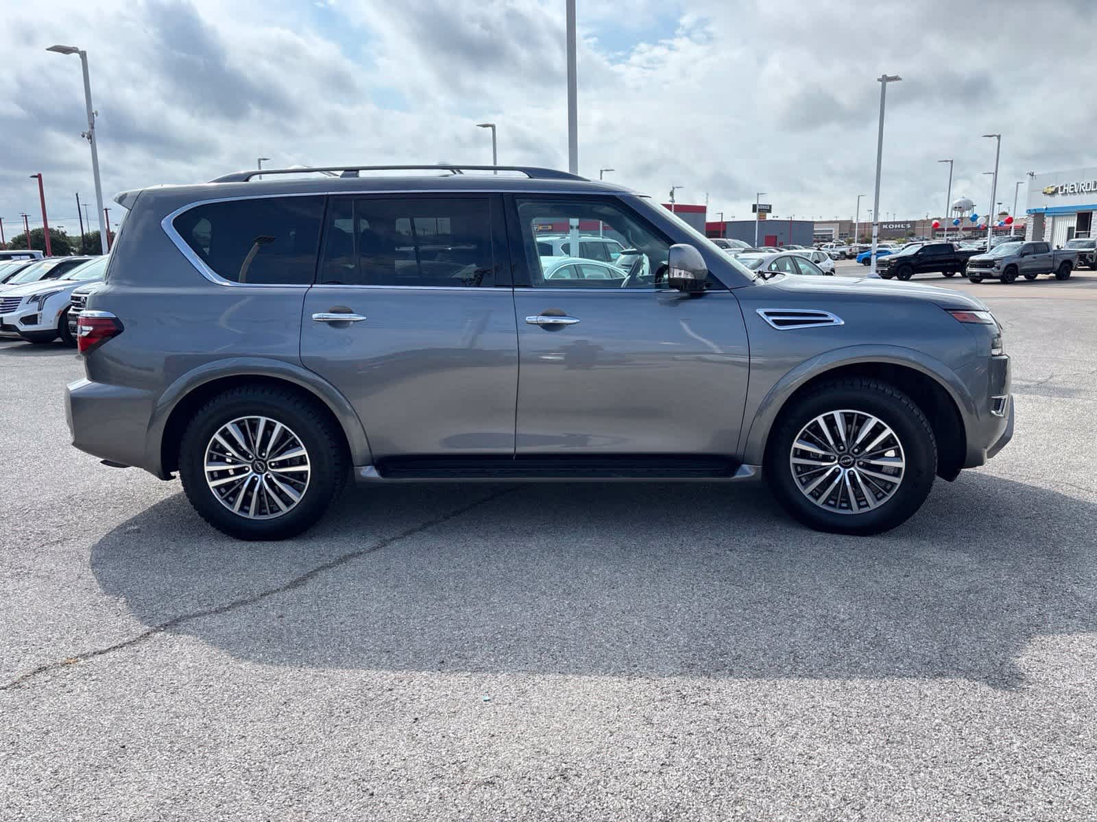 Used 2023 Nissan Armada SL w/ Captain's Chairs Package AWD/4WD image 4