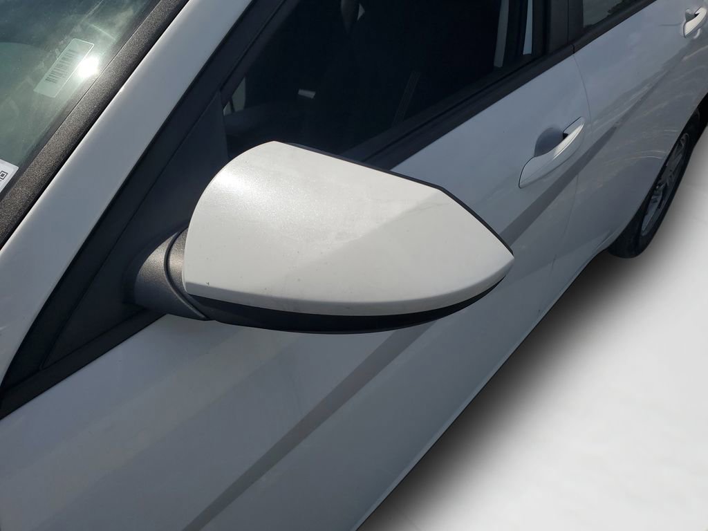 Used 2024 Hyundai Elantra SE image 11