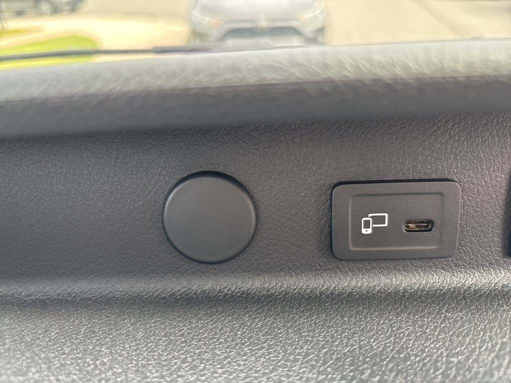 Used 2024 Mercedes-Benz Sprinter 2500 image 23