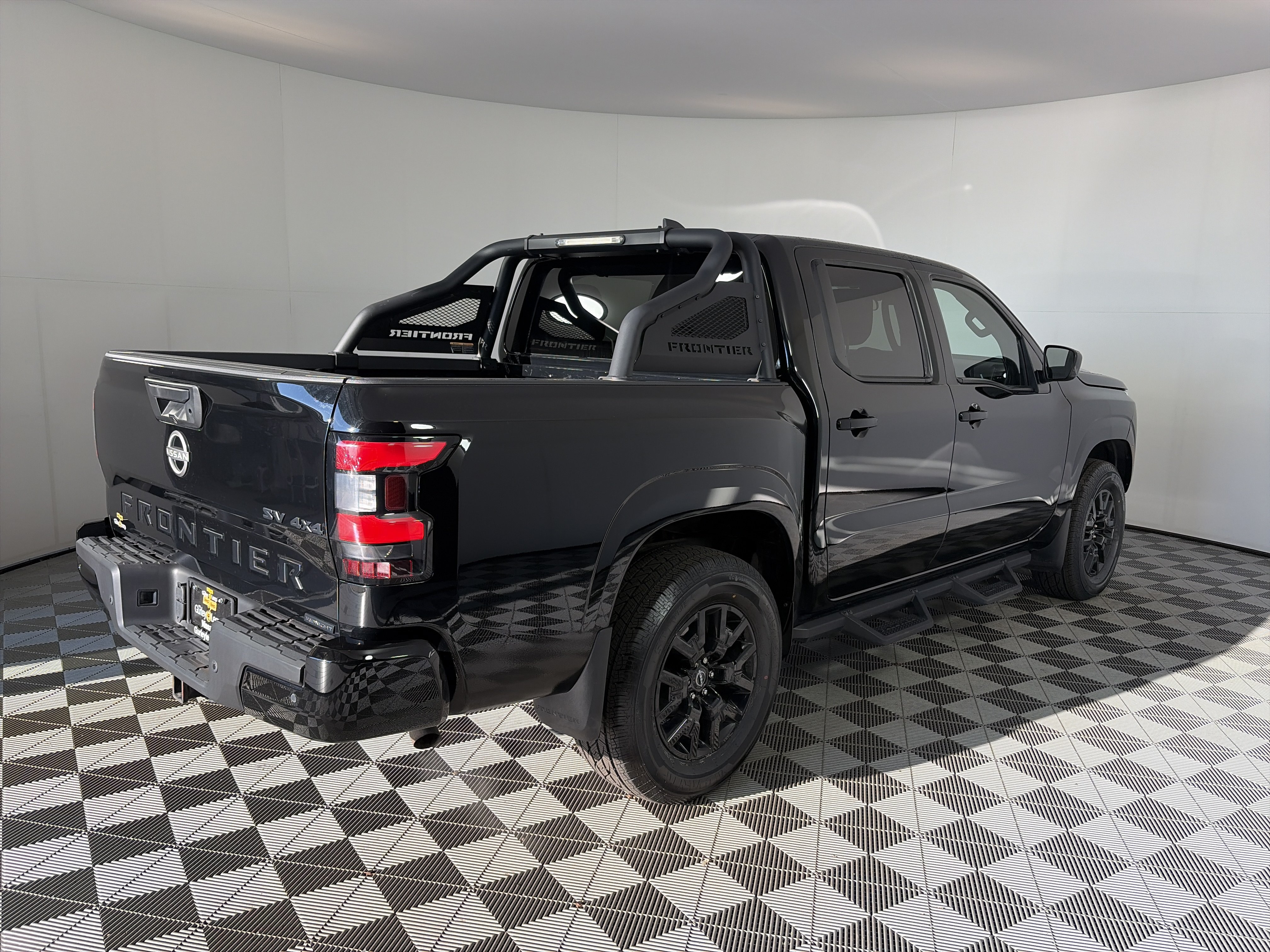 Used 2023 Nissan Frontier SV w/ Midnight Edition Package AWD/4WD image 10