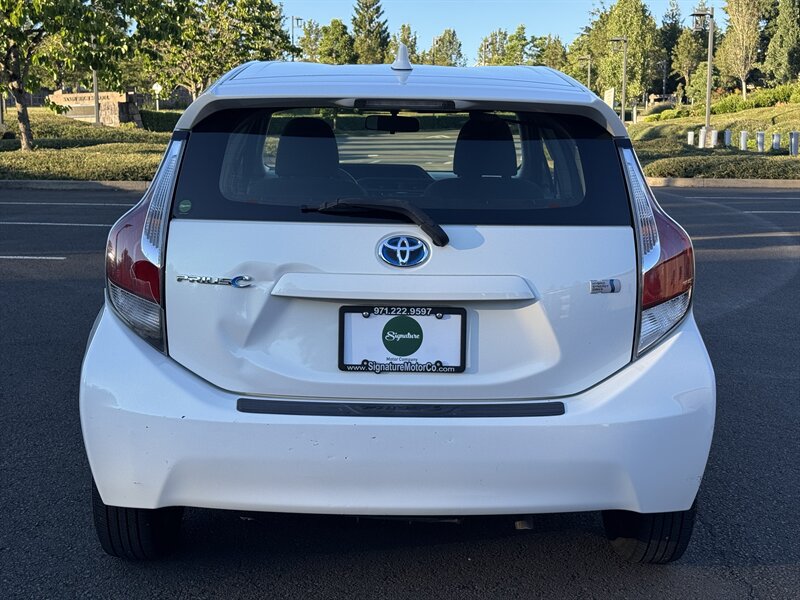Used 2015 Toyota Prius C Two FWD image 4