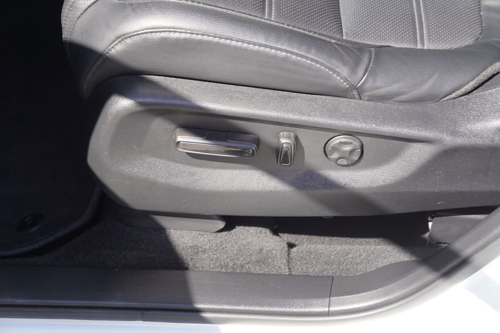 Used 2019 Honda CR-V EX-L image 17