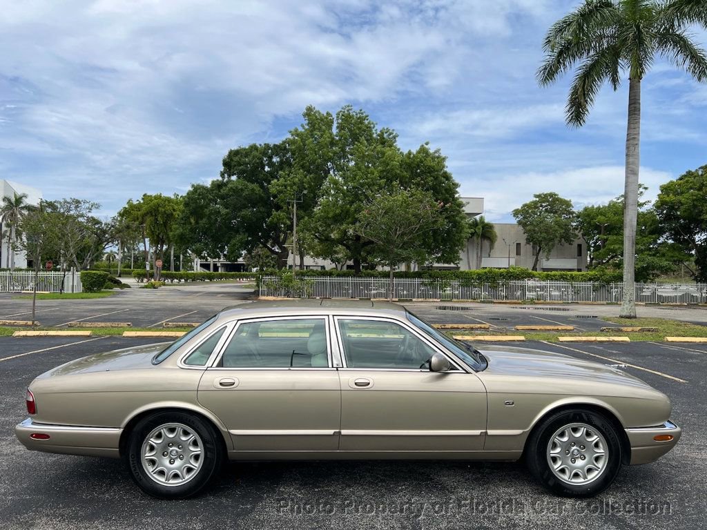 Used 2000 Jaguar XJ8 image 6