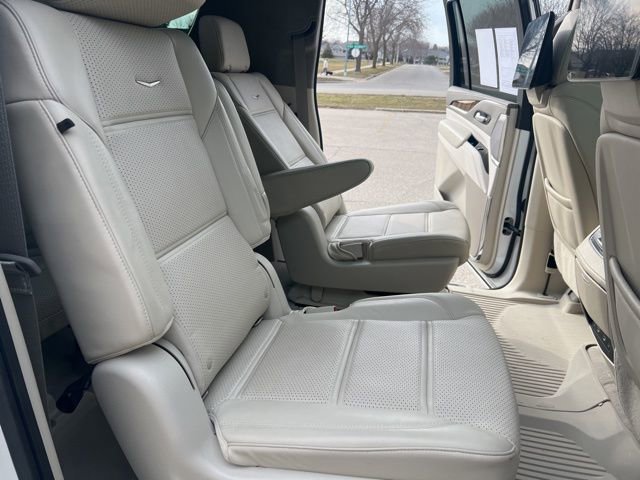 Used 2021 Cadillac Escalade ESV Sport Platinum image 16
