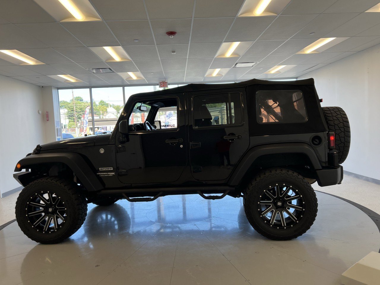 Used 2018 Jeep Wrangler Unlimited Sport S image 47