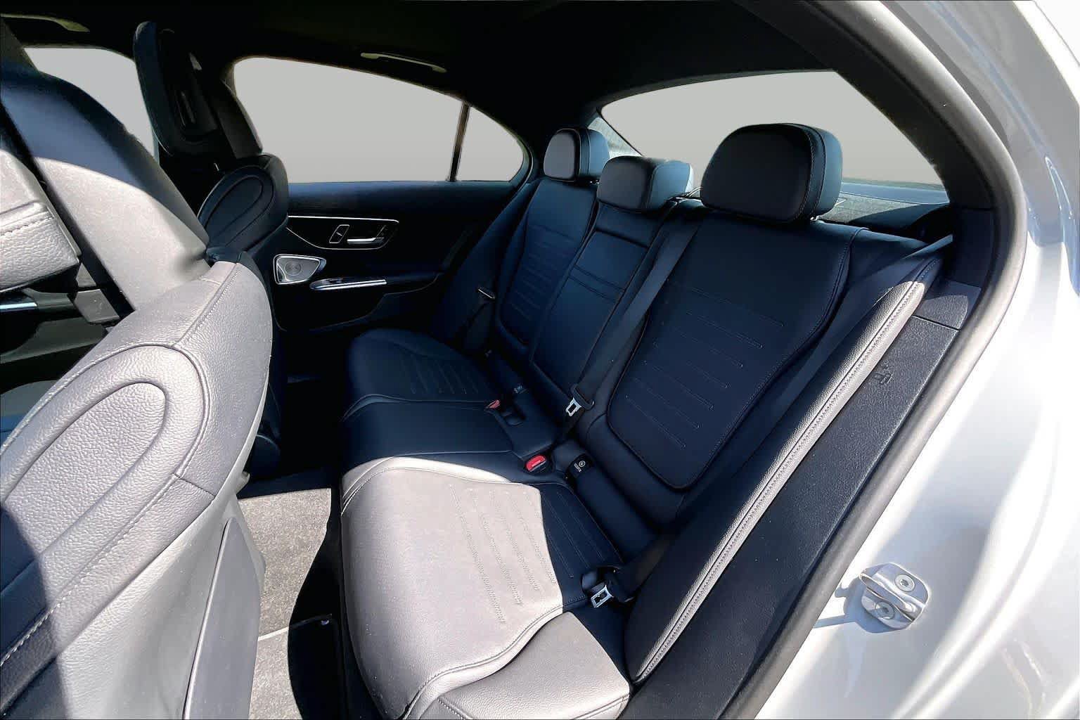 Used 2025 Mercedes-Benz C 300 4MATIC Sedan image 20