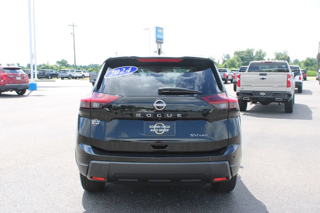 Used 2024 Nissan Rogue SV AWD/4WD image 8