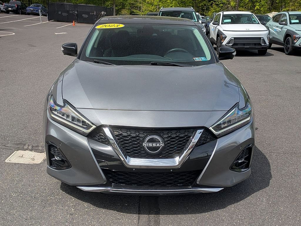 Used 2023 Nissan Maxima Platinum w/ Sport Mat Group FWD image 2