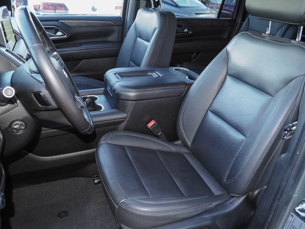 Used 2022 Chevrolet Suburban LT w/ Luxury Package AWD/4WD image 23
