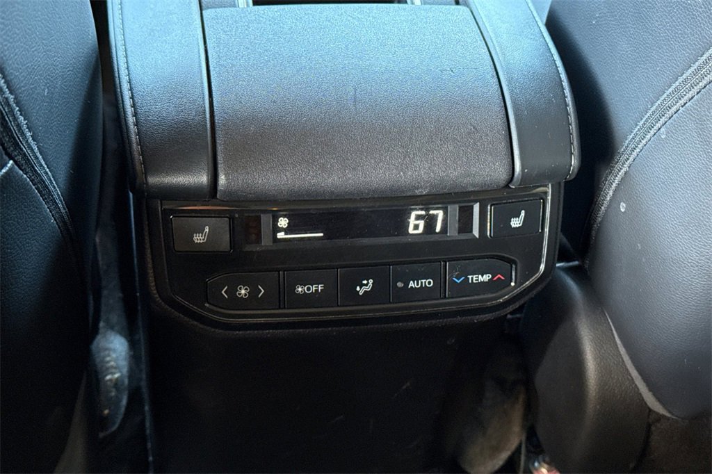 Used 2022 Toyota Highlander Platinum image 18