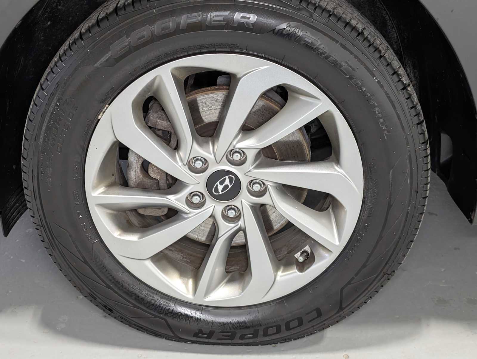 Used 2018 Hyundai Tucson SE AWD/4WD image 3