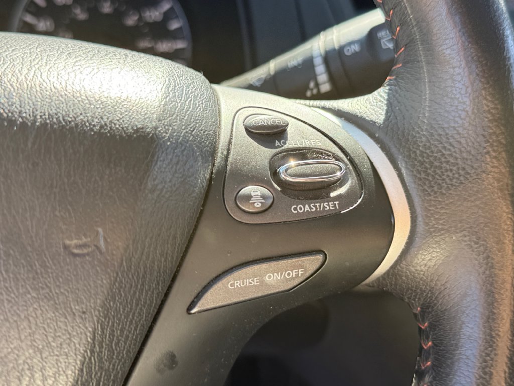 Used 2019 Nissan Pathfinder SL AWD/4WD image 18
