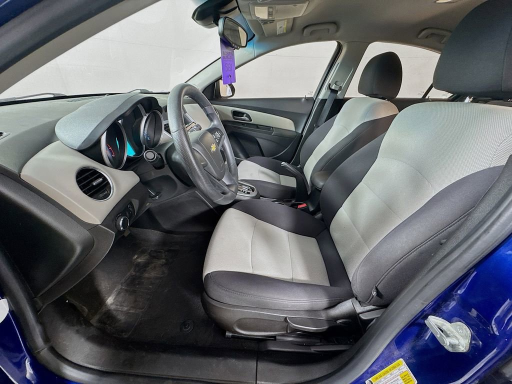 Used 2013 Chevrolet Cruze LS FWD image 22