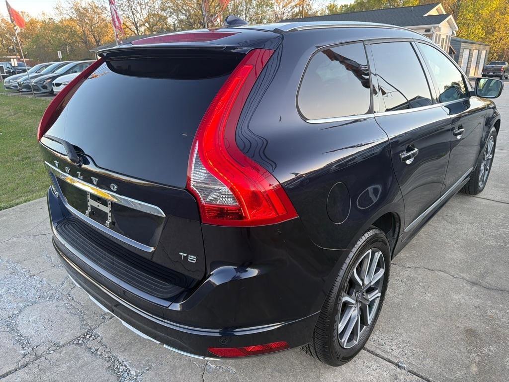 Used 2016 Volvo XC60 T5 Premier w/ Proximity Package image 11