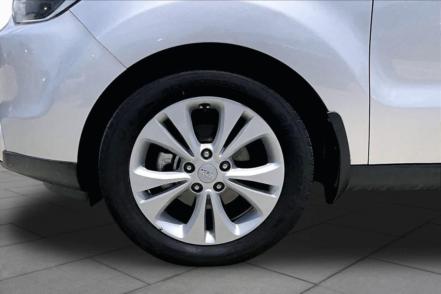 Used 2016 Kia Soul ! FWD image 10