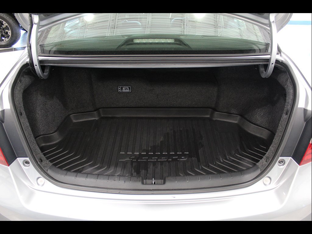 Used 2017 Honda Accord Touring image 19