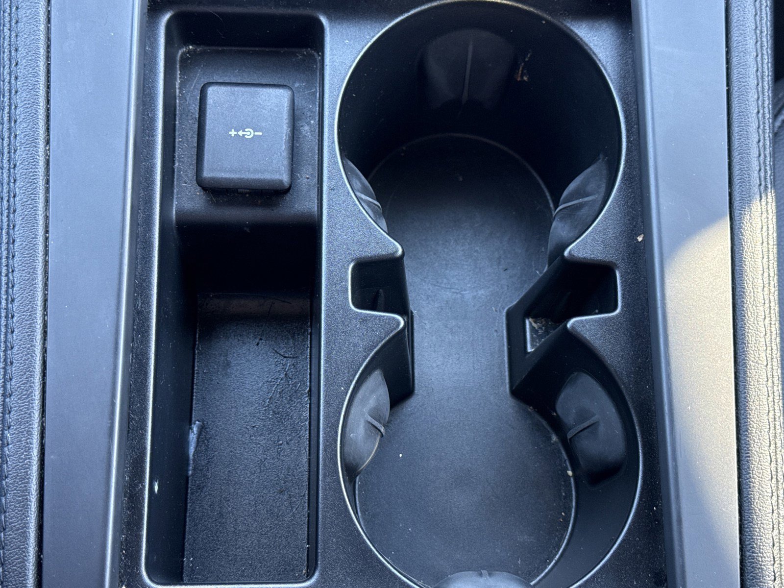 Used 2022 Jaguar F-PACE S image 32