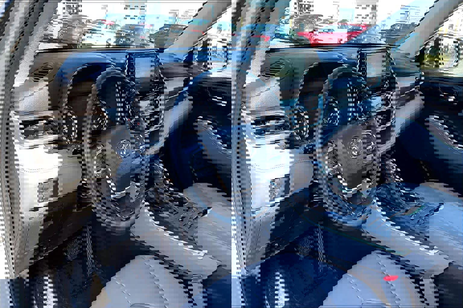 Used 2022 Toyota Highlander XLE image 18