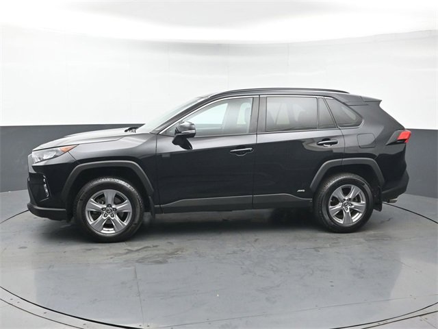 Used 2022 Toyota RAV4 LE image 2