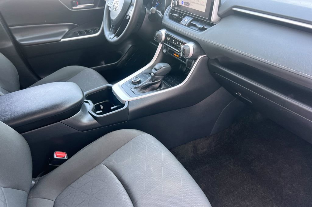 Certified 2025 Toyota RAV4 XLE image 18
