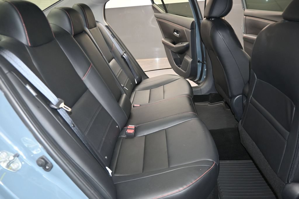 Used 2025 Nissan Sentra SR w/ SR Premium Package FWD image 33