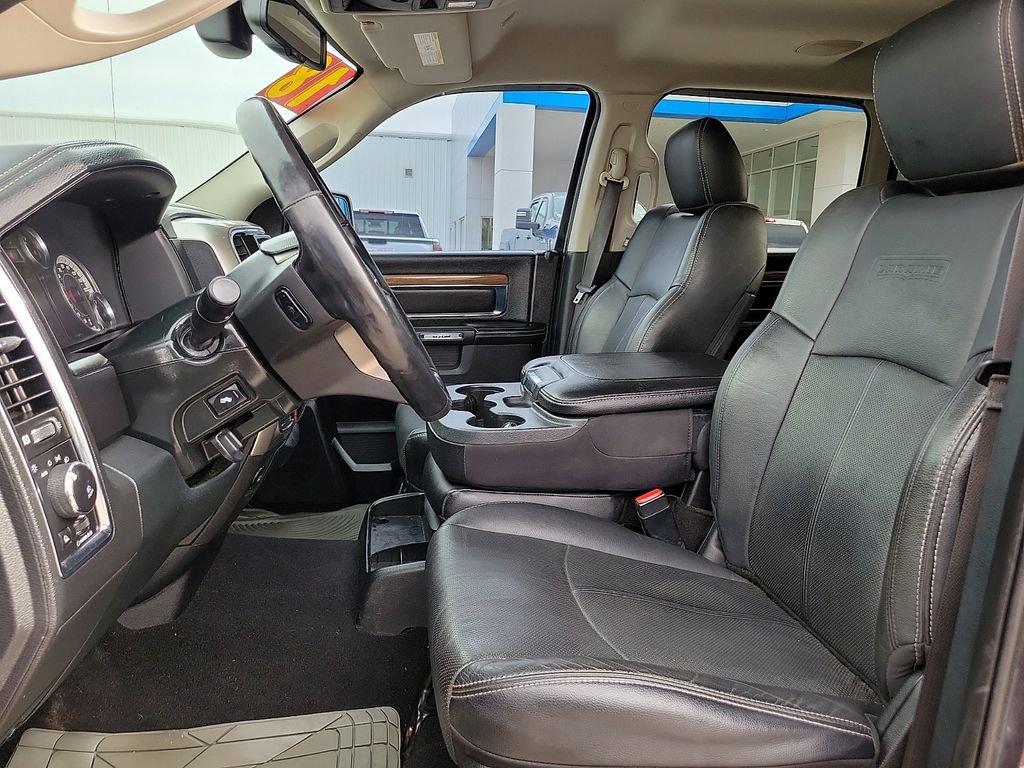 Used 2018 RAM 1500 Laramie w/ Convenience Group AWD/4WD image 19
