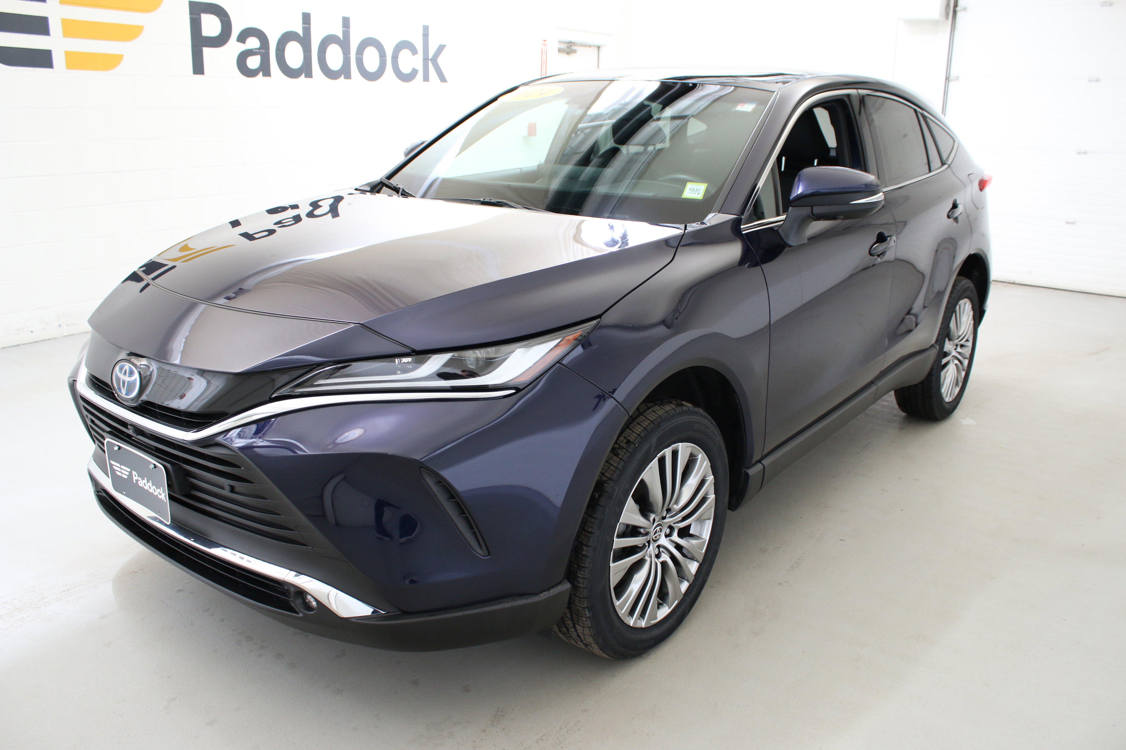 Used 2024 Toyota Venza Limited image 3