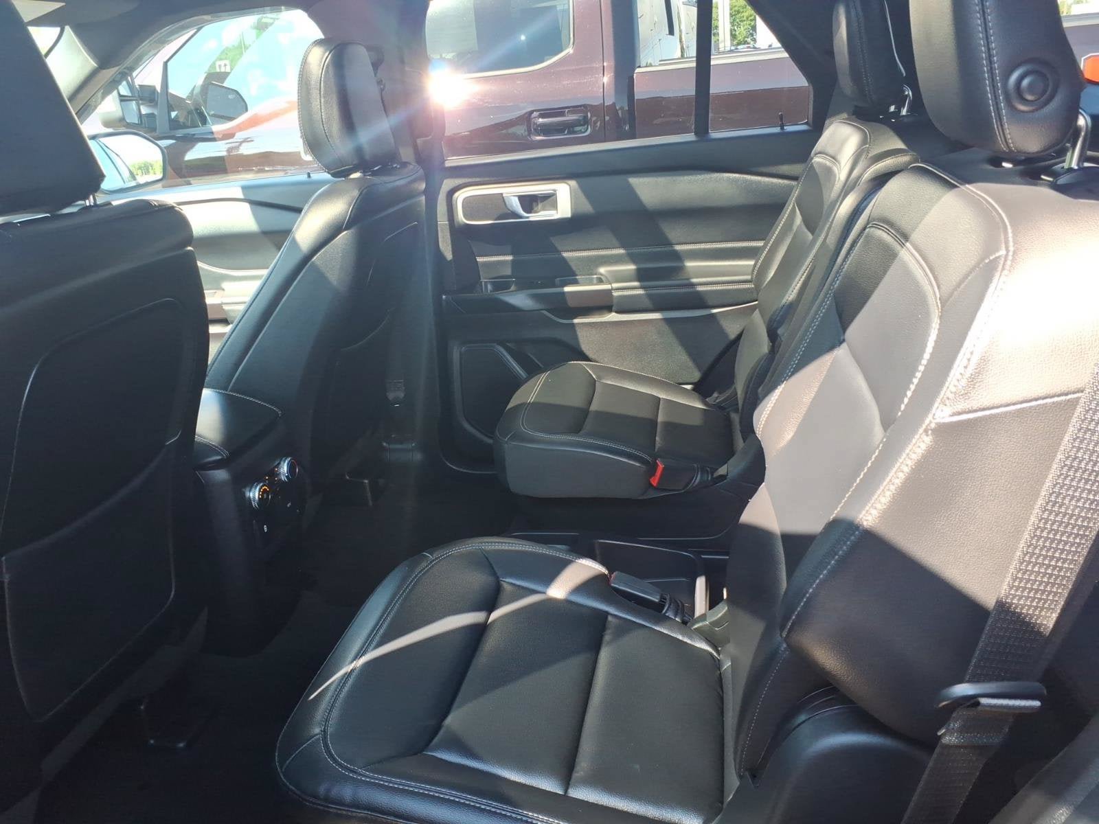 Used 2020 Ford Explorer XLT w/ Equipment Group 202A AWD/4WD image 8