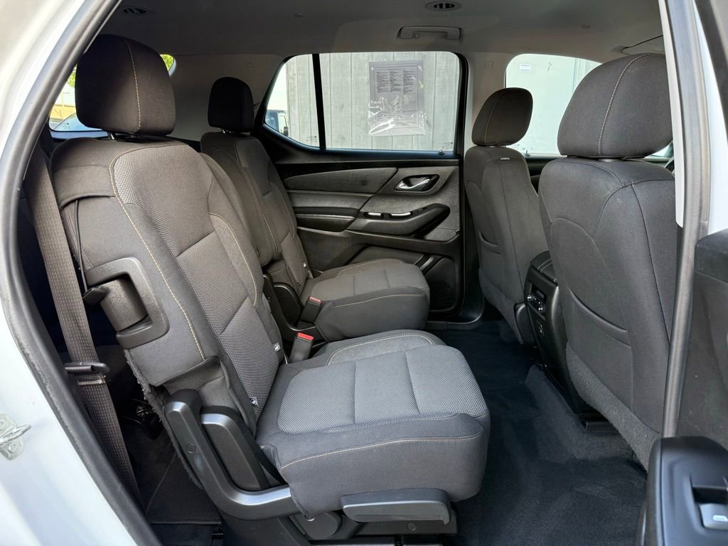 Used 2019 Chevrolet Traverse LT FWD image 21