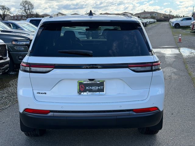 New 2026 Jeep Grand Cherokee Laredo image 7